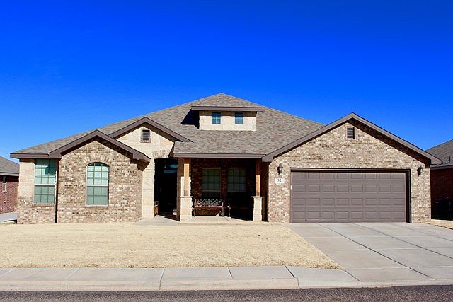 1st image of 32 E Harvard Cir
