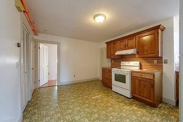 372 Broadway St #C — Photo 10