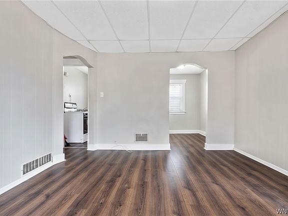 4th image of 60 Wyandotte Ave