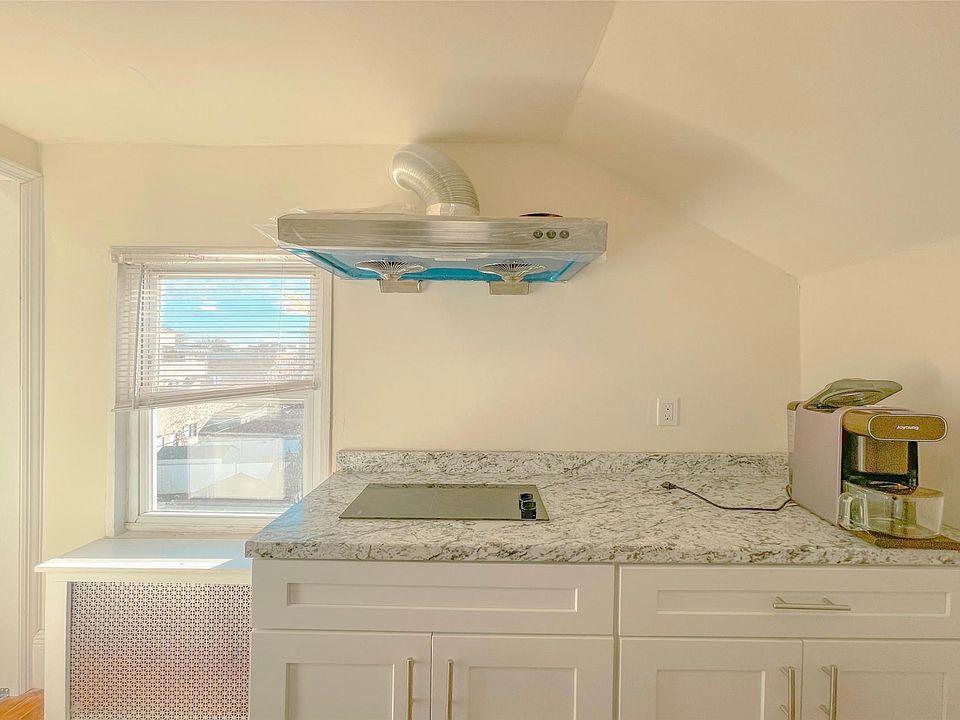 1st image of 161-06 Sanford Ave Floor 3