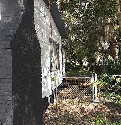 3rd image of 1308 Thonotosassa Rd