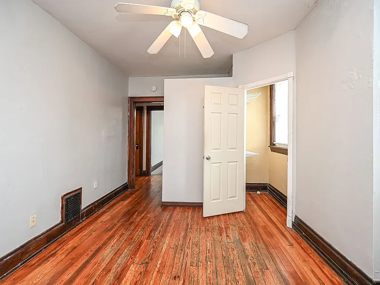 2125 W Clifton Ave #B — Photo 8
