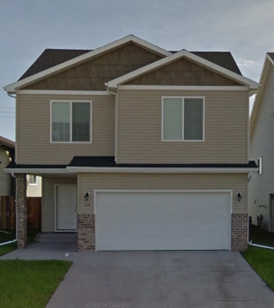 3 Bed 3 Bath Single Family Home — Photo 4