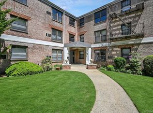4 E Mill Dr APT 3E, Great Neck, NY 11021