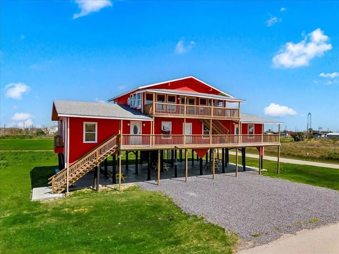 Big 6BR Beach Getaway for 20 | Near Ferry, 3 Units — Photo 1