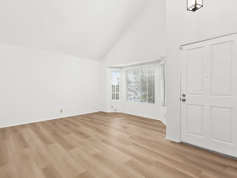 1719 Olamar Way — Photo 3