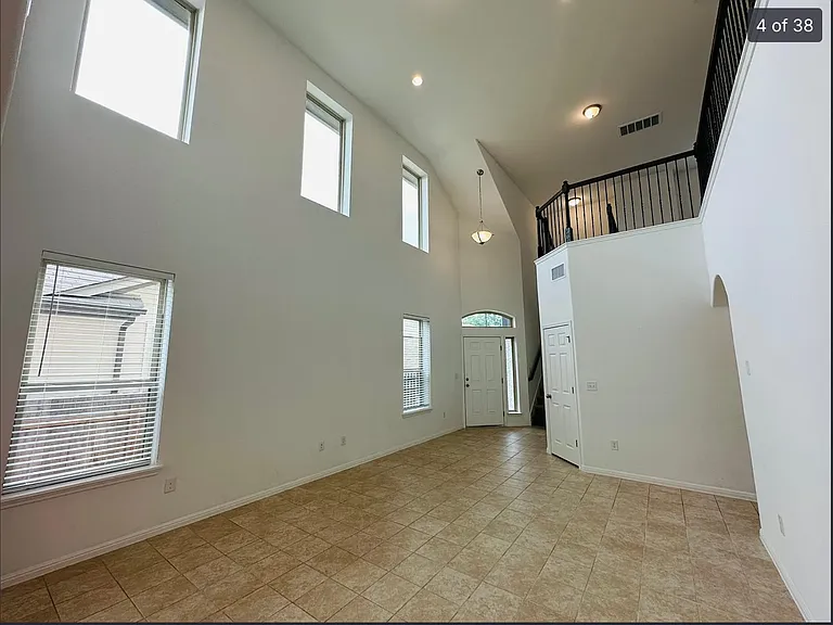 129 Mayney Ln — Photo 4