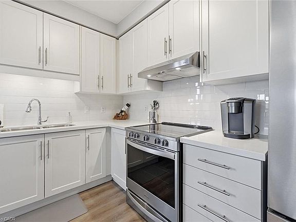 4th image of 30 Hamilton St S #411