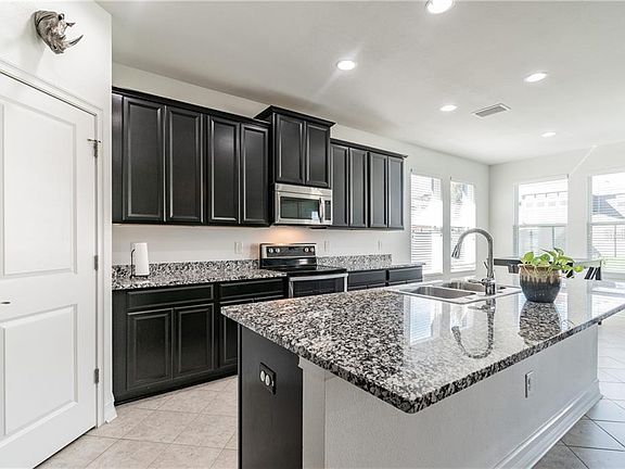 5th image of 4521 Esperanza Ct