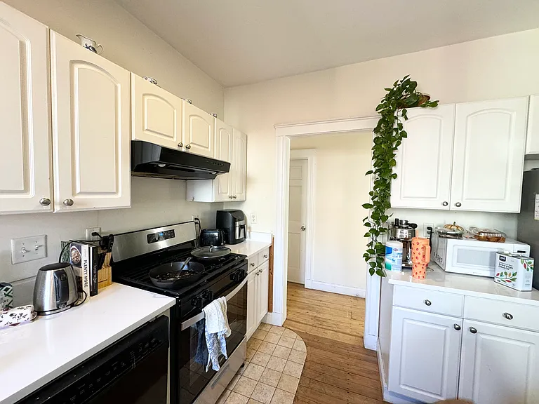 37 Hillside St #11 — Photo 7