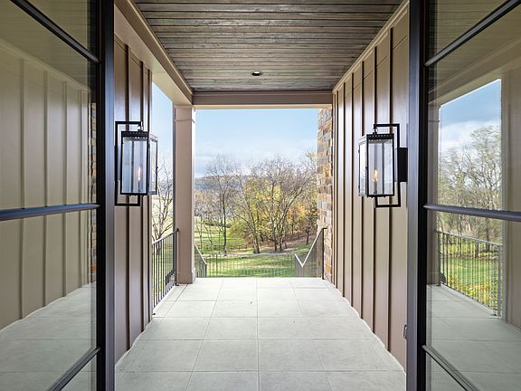 3rd image of 5017 Brooklands Ln