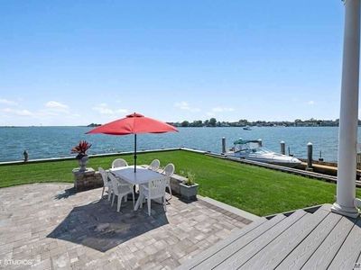 732 S Bayview Ave, Freeport, NY, 11520