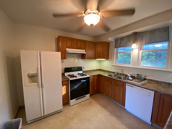 4th image of 4810 Andalus Ct #2