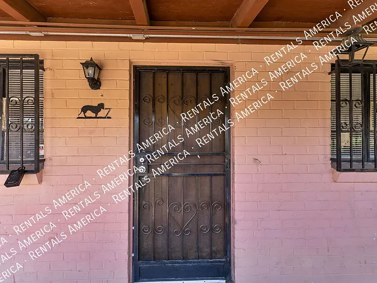 947 N Alvernon Way #7 — Photo 14