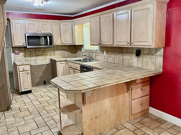 3rd image of 743 Luwana Dr