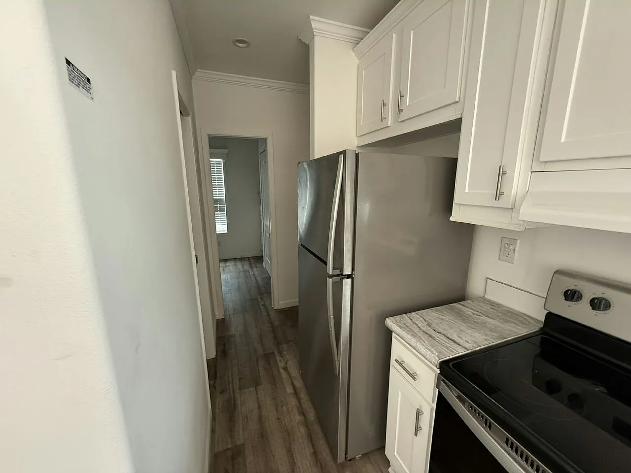 1 bed, 1.0 bath, $1,024 — Photo 4