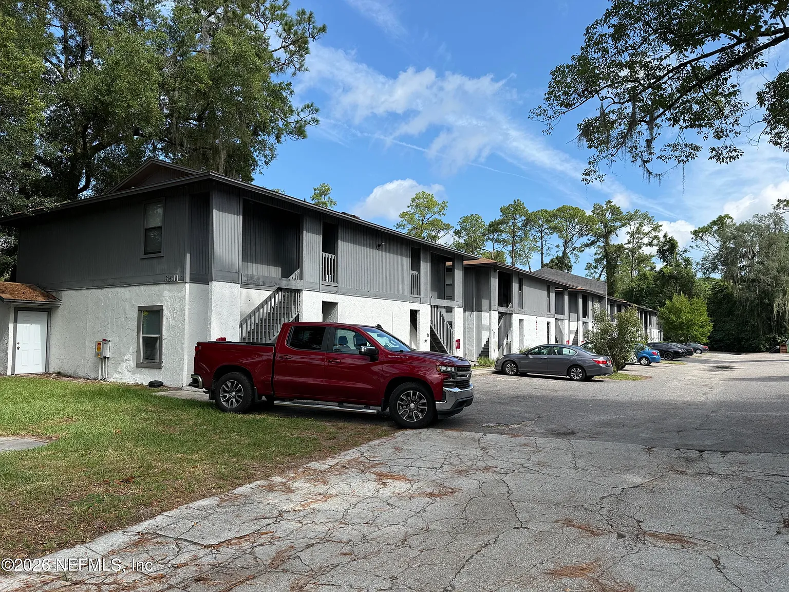 2 bed, 2.0 bath, 759 sqft, $995 — Photo 2