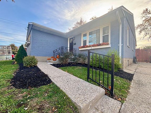 2nd image of 7821 Greenbriar Ln