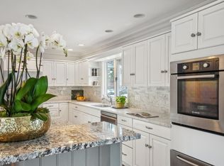 84 Willow Ave, Peapack Gladstone, NJ 07977
