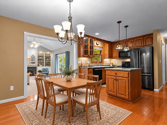 5th image of 2904 4th Ave NW