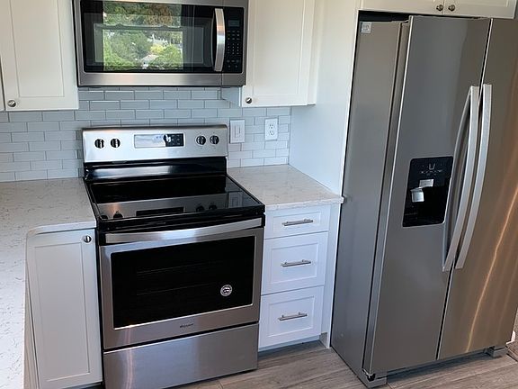 4th image of 1120 N Shore Dr NE Unit 901
