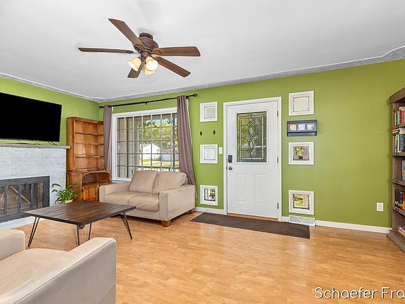 5th image of 949 Diane St SE