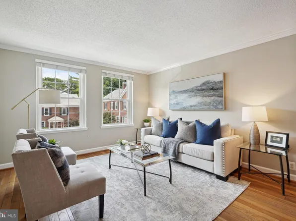 4869 28th St S APT A1, Arlington, VA 22206