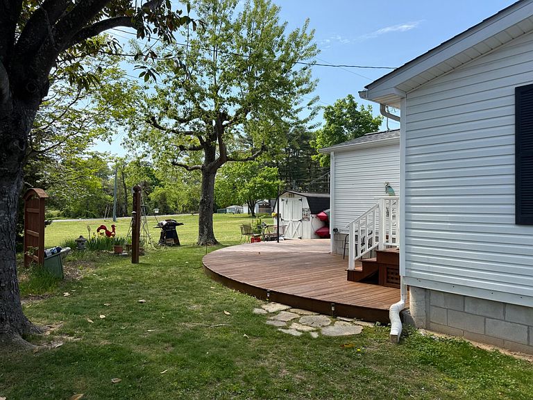 Listing photo 5