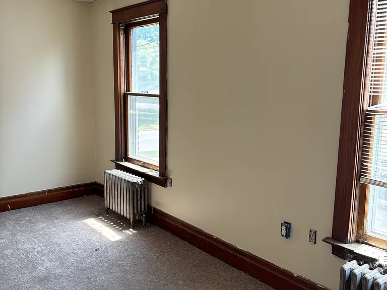 628 Cayuga Dr #4 — Photo 7