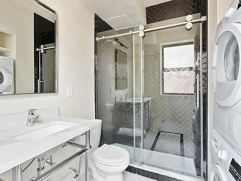 138 E 38th St #9D — Photo 3