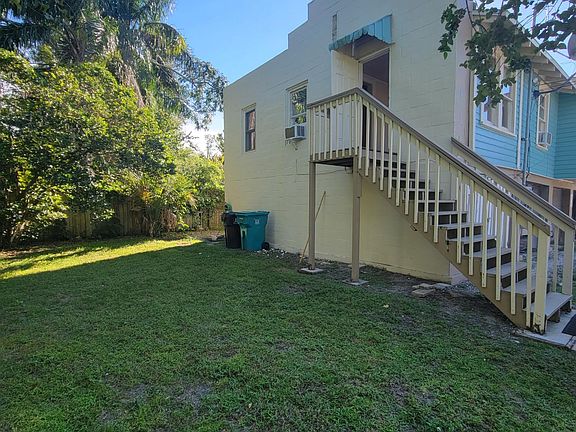 4th image of 1228 Illinois St