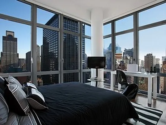 Rented by Corcoran | media 52