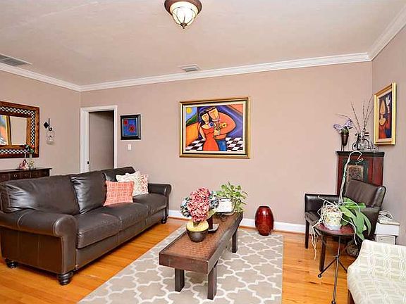 2nd image of 517 Zamora Ave