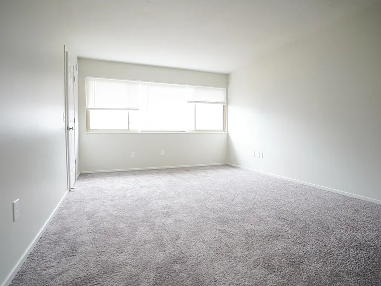 2BR/1.5BA Townhome