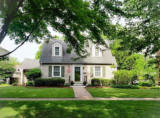 1207 S 4th St, St Charles, IL