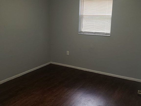 5th image of 9502 N 11th St APT B