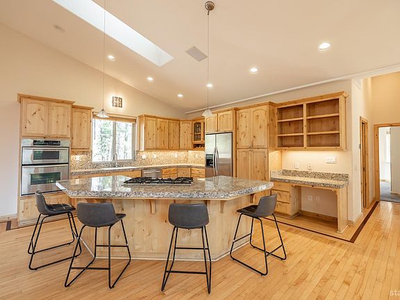 5th image of 1040 Truckee Dr