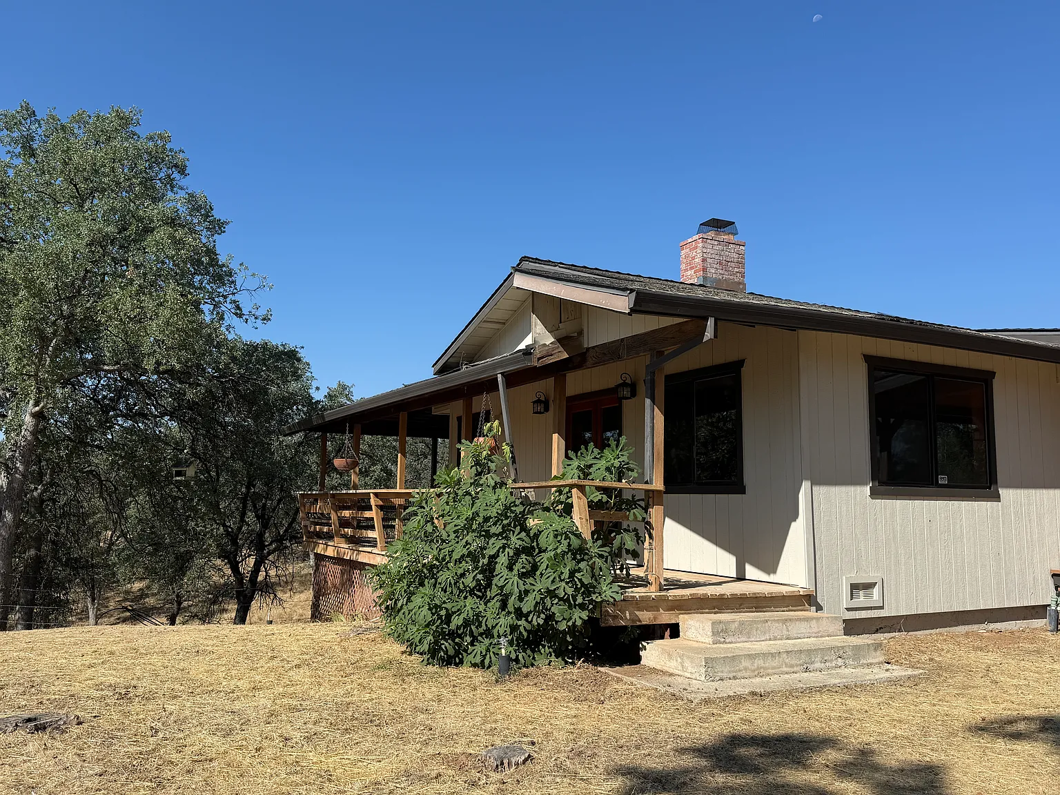 4 bed, 1920 sqft, $2,300 — Photo 2