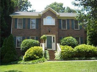 553 Deerfield Dr, Mount Holly, NC 28120