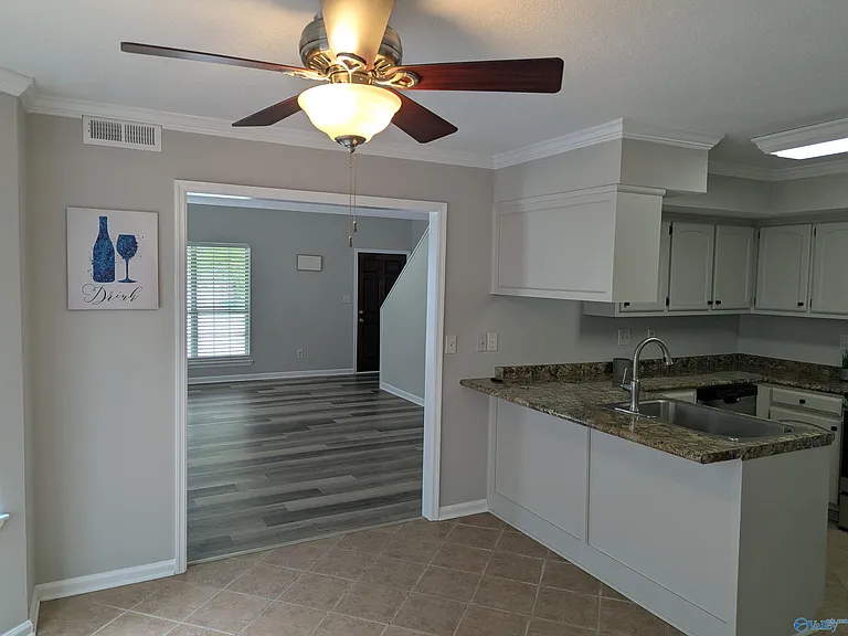 2504 Weatherstone Rd SE — Photo 6