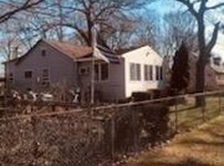 177 Magnolia Dr, Mastic Beach, NY 11951