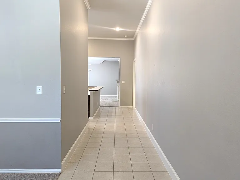 4200 Tiffany Dr — Photo 4