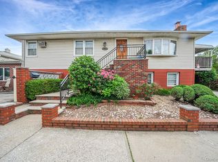 159-51 160th Ave, Jamaica, NY 11414