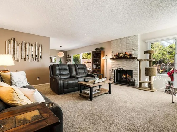 5083 Creekside Rd, Camarillo, CA 93012