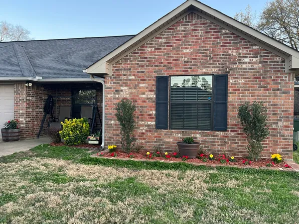13363 Country Meadow Ln, Lindale, TX 75771