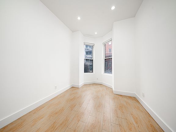 3rd image of 5-42 51st Ave #1A