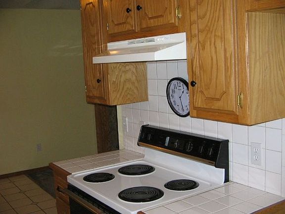 3rd image of 407 S Oakey Dr