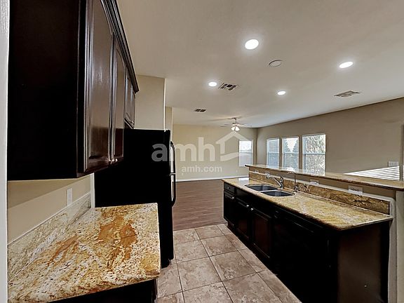 3rd image of 6387 S Sunrise Valley Dr