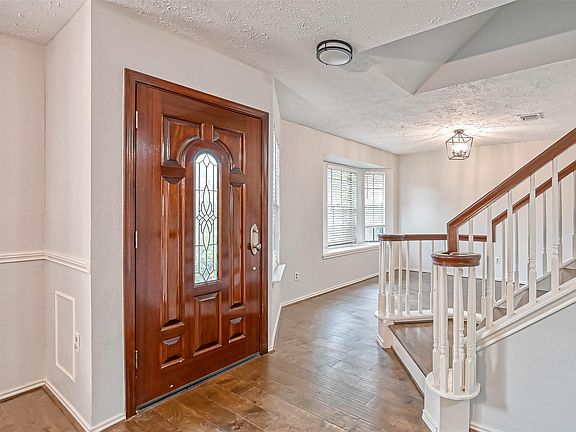 3rd image of 2407 Willow Bend Dr