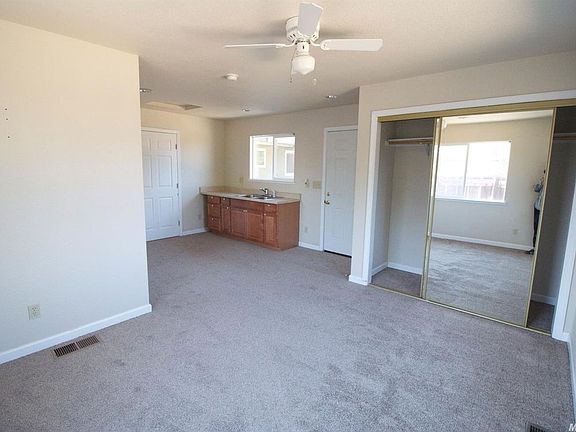 3rd image of 735 E Longview Ave